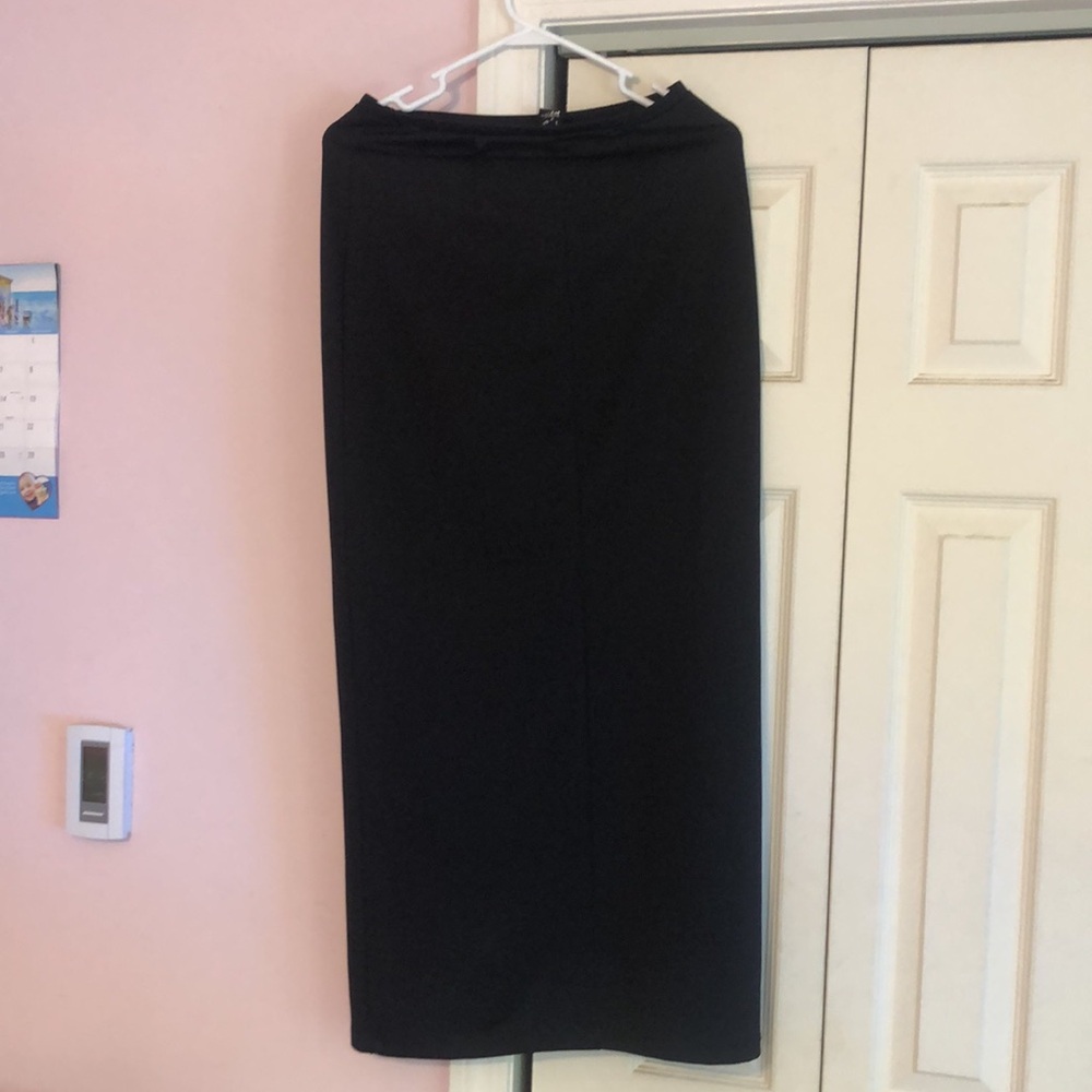 Woman’s long skirt black (36 inches )with slit on bottom - Picture 2 of 4